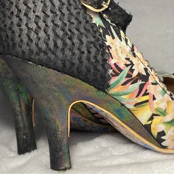 Irregular Choice VTG “Bloxy” pumps,black/tropical print,T strap,metallic heel, 8 - Picture 9 of 14